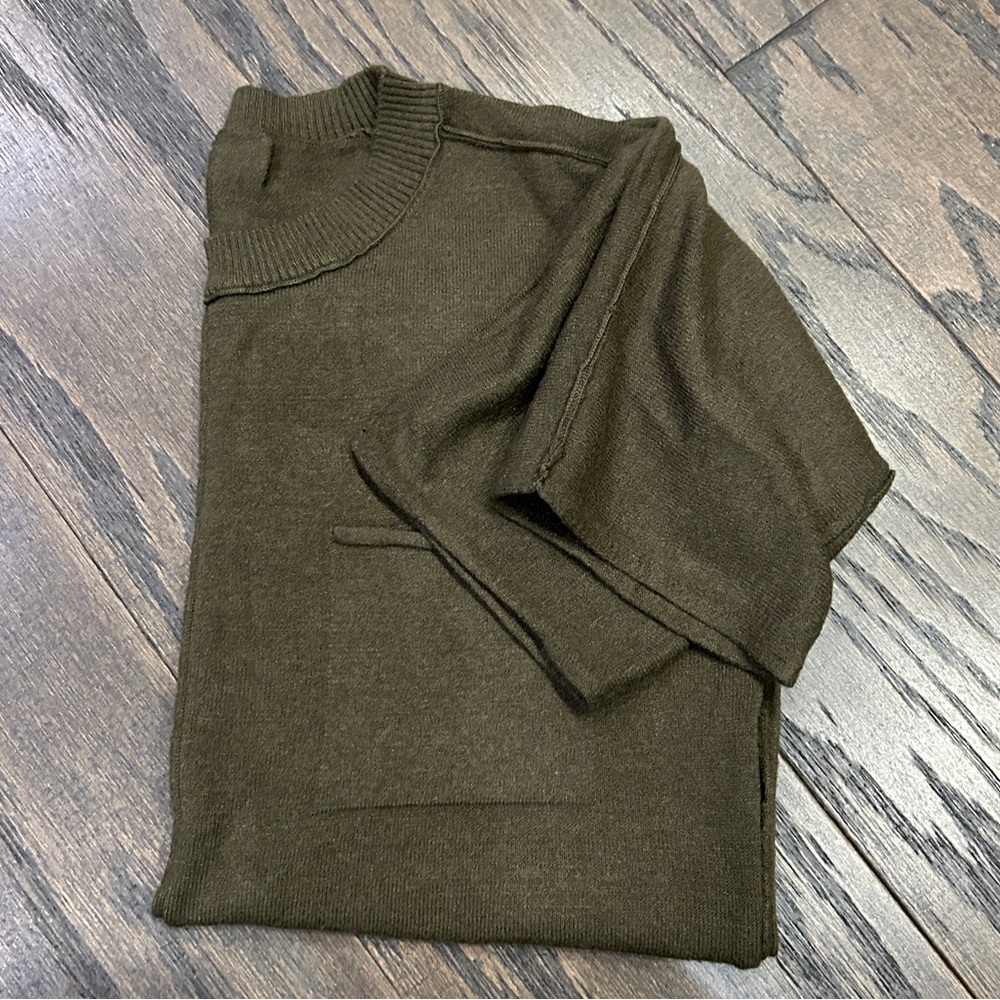 Knit Tops - Picture 7 of 8